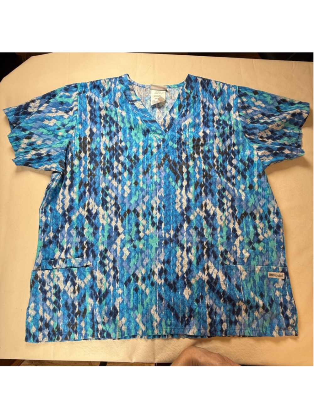 Uniform Advantage UA Scrubs 2X Blue Ikat Print V Neck Scrub Top Cotton Blend
